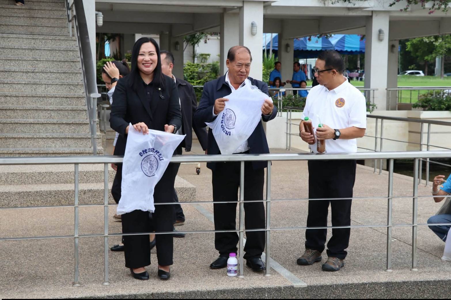 title - นายเดชาธร เชาว์เลขา รองผู้ว่าราชการจังหวัดพระนครศรีอยุธยา เป็นประธานในพิธีเปิดโครงการอนุรักษ์และฟื้นฟูทรัพยากรธรรมชาติและสิ่งแวดล้อม กิจกรรมวันอนุรักษ์และพัฒนาแม่น้ำ คู คลอง แห่งชาติ ประจำปี 2569 ณ ท่าชัยยุทธ ศูนย์ส่งเสริมและพัฒนาอาชีพเสริมนอกภาคการเกษตร (ศูนย์ศิลปาชีพบางไทรฯ (เดิม))